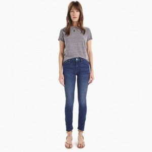 MOTHER denim “The Looker” in tongue and chic wash. Size 25